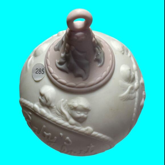 Lladro Year 1997 Ball Ornament Baby’s First Christmas Porcelain #16539 - Picture 6 of 16